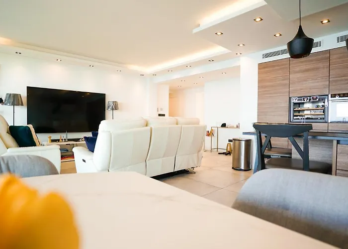 شقة Riviera Paradise Sea View Pool Beachfront *