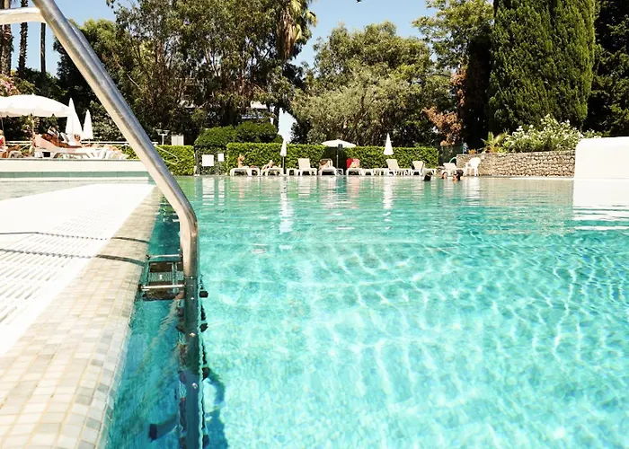 Riviera Paradise Sea View Pool Beachfront شقة *