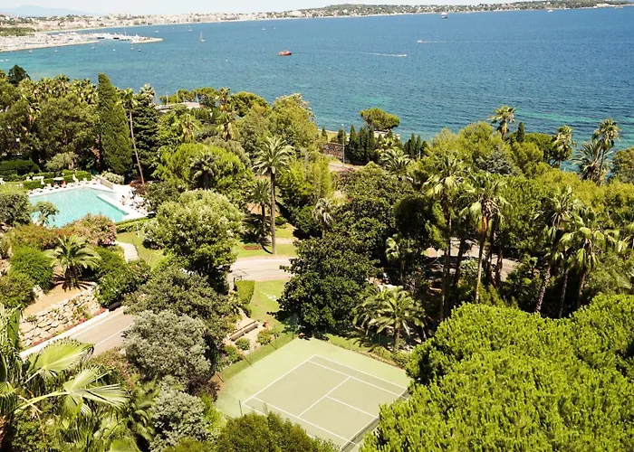 Riviera Paradise Sea View Pool Beachfront